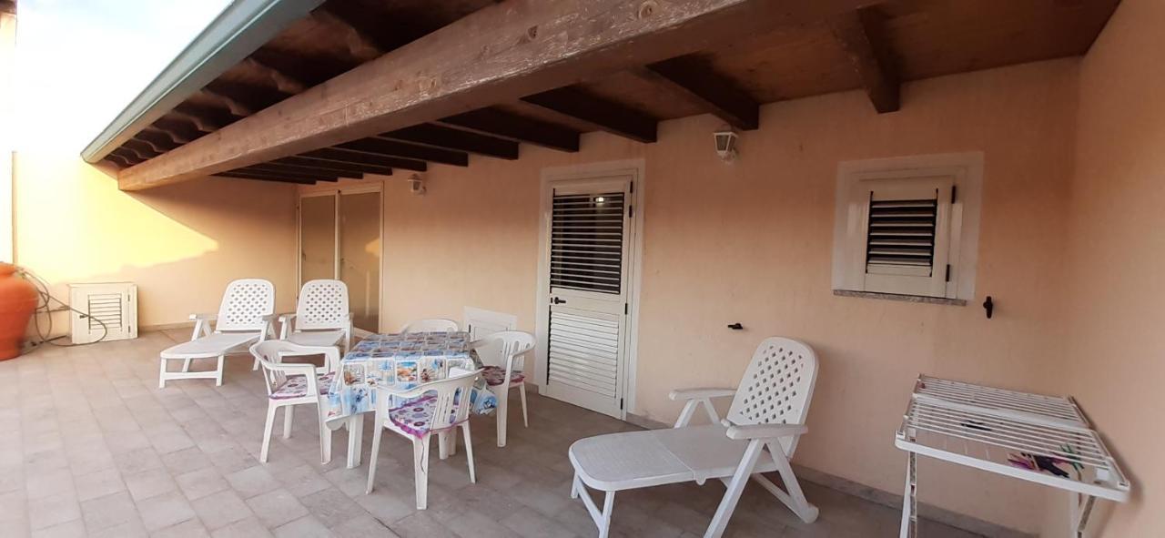 イーゾラ・ロッサFronte Mare Attico Indipendente Ed Esclusivo Con Terrazza Panoramicaアパートメント エクステリア 写真