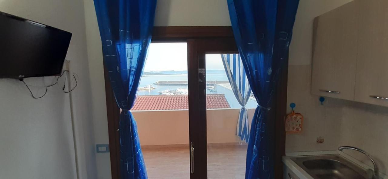 イーゾラ・ロッサFronte Mare Attico Indipendente Ed Esclusivo Con Terrazza Panoramicaアパートメント エクステリア 写真
